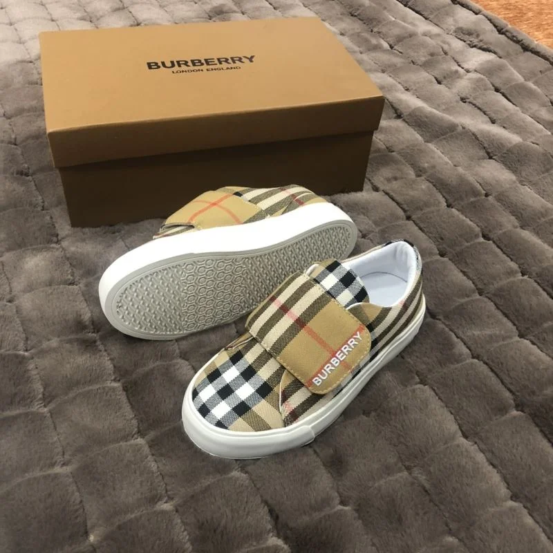 Practical BURBERRY SHOES 29860