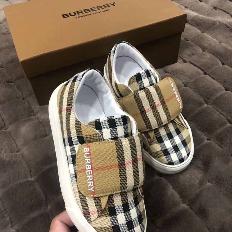 Practical BURBERRY SHOES 29860