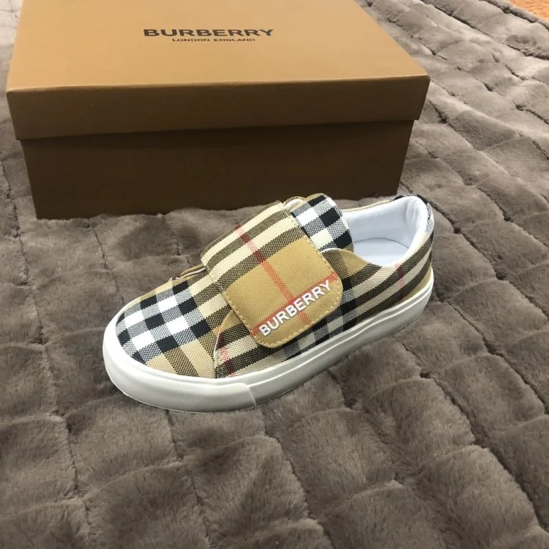 Practical BURBERRY SHOES 29860