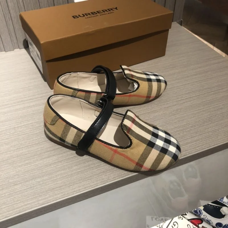 TimelessDesign BURBERRY SHOES 30306