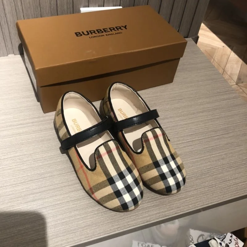 TimelessDesign BURBERRY SHOES 30306