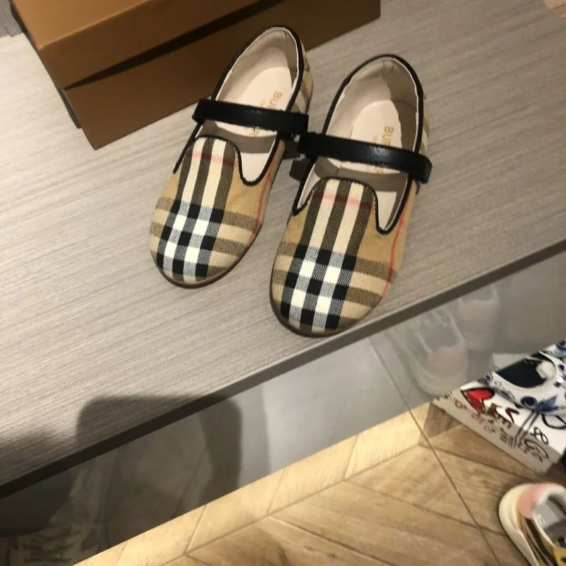 TimelessDesign BURBERRY SHOES 30306