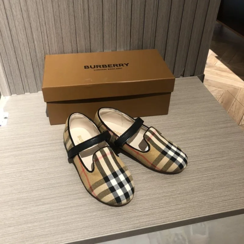 TimelessDesign BURBERRY SHOES 30306