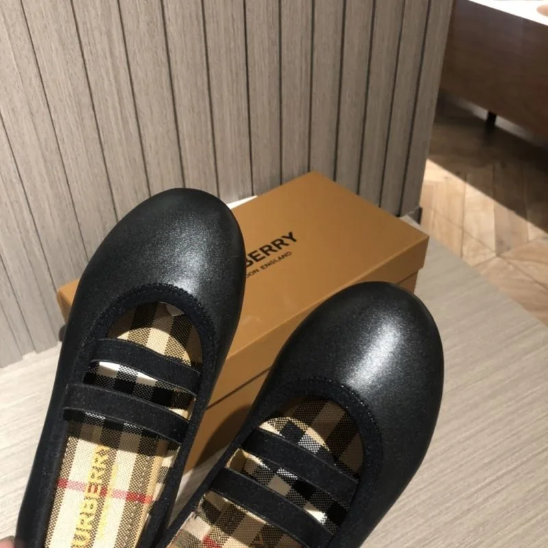 FashionForward BURBERRY SHOES 30311