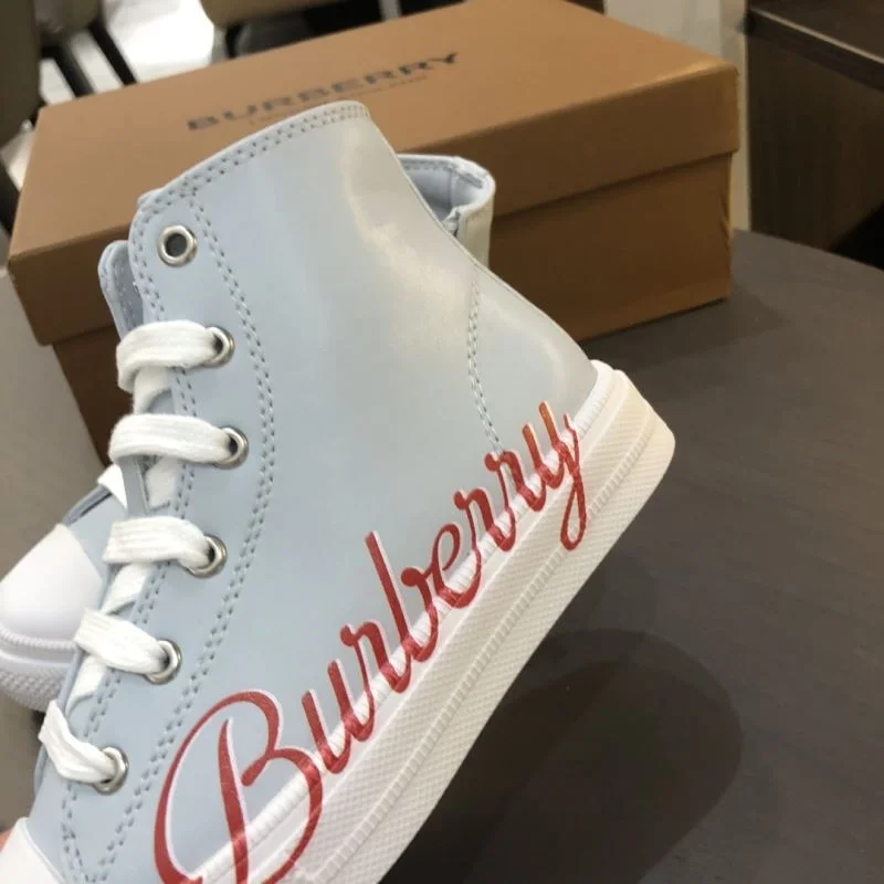 BURBERRY SHOES Sporty 30304