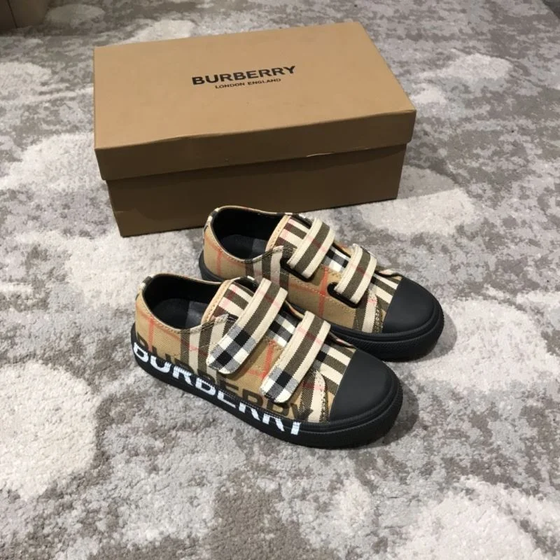 Fashionable BURBERRY SHOES 30301