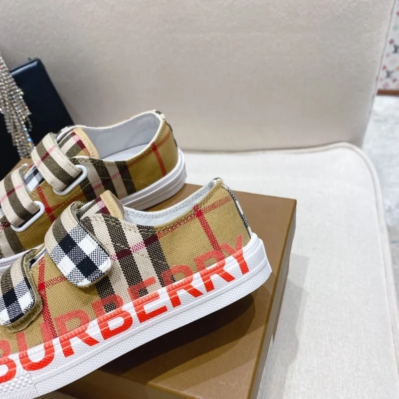 BURBERRY SHOES RelaxedFit 30303