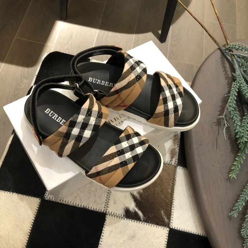 BURBERRY SHOES Modern 30302