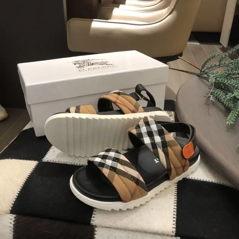 BURBERRY SHOES Modern 30302