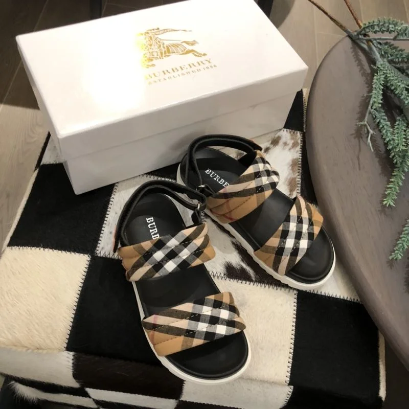 BURBERRY SHOES Modern 30302