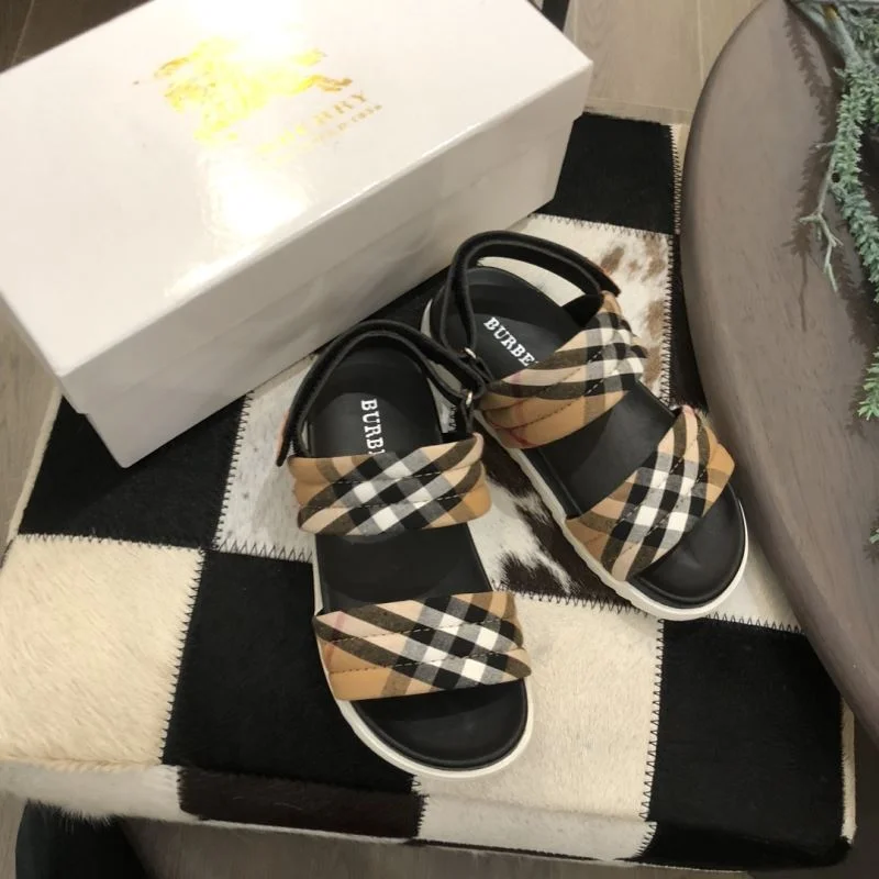 BURBERRY SHOES Modern 30302