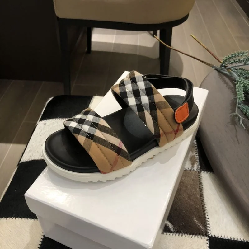 BURBERRY SHOES Modern 30302