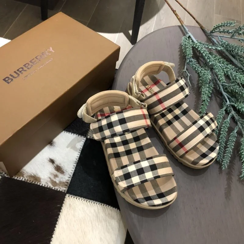 ZeroBulk BURBERRY SHOES 30300