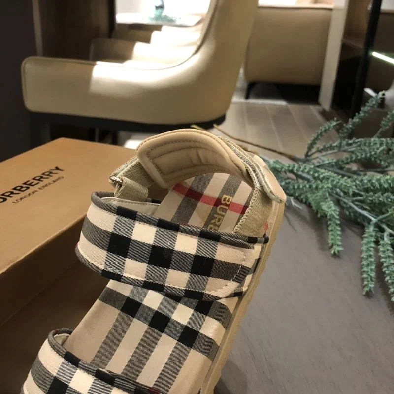 ZeroBulk BURBERRY SHOES 30300