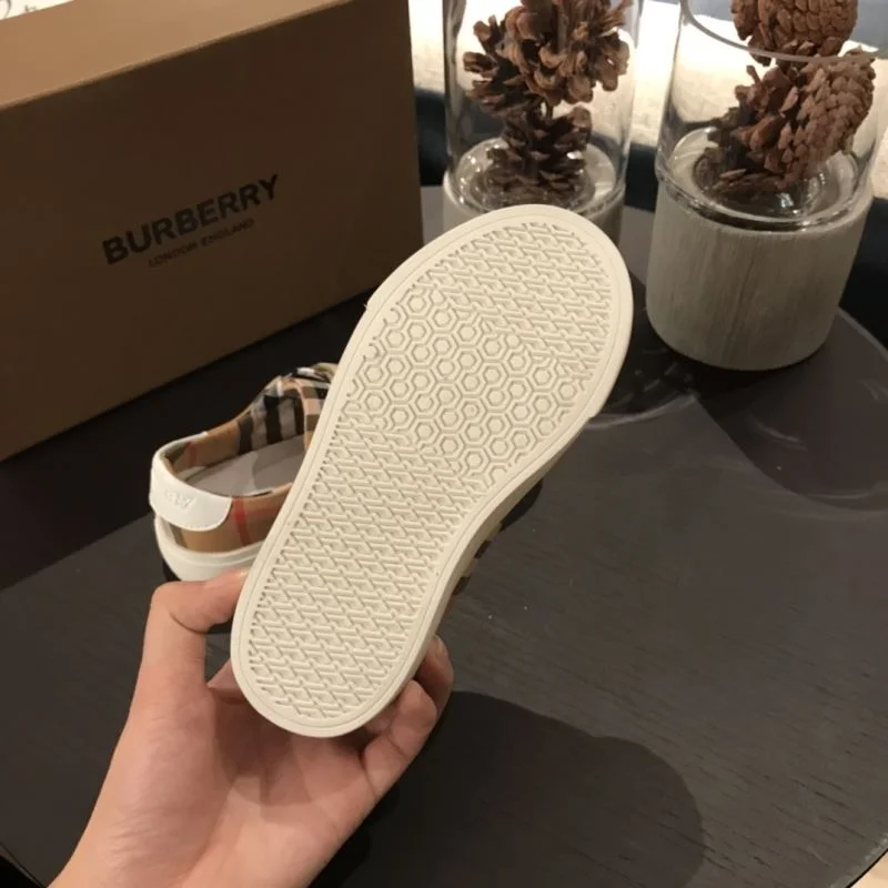 Stretchable BURBERRY SHOES 30299