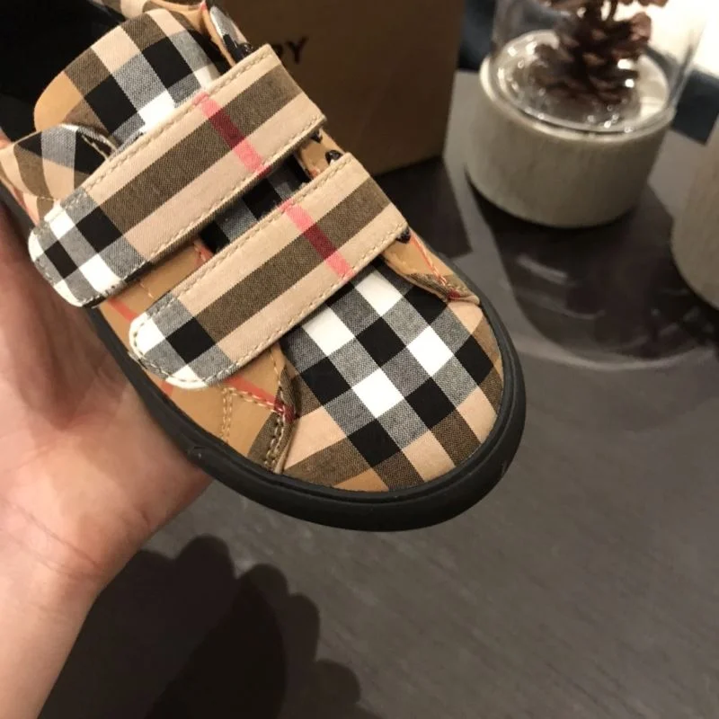 Unique BURBERRY SHOES 30298