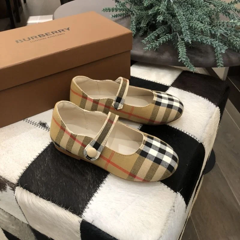 BURBERRY SHOES Efficient 30280