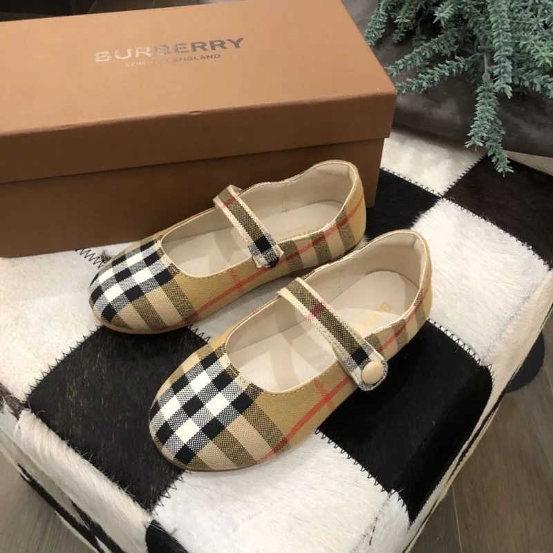 BURBERRY SHOES Efficient 30280