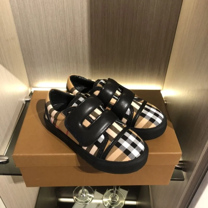 Modern BURBERRY SHOES 30279