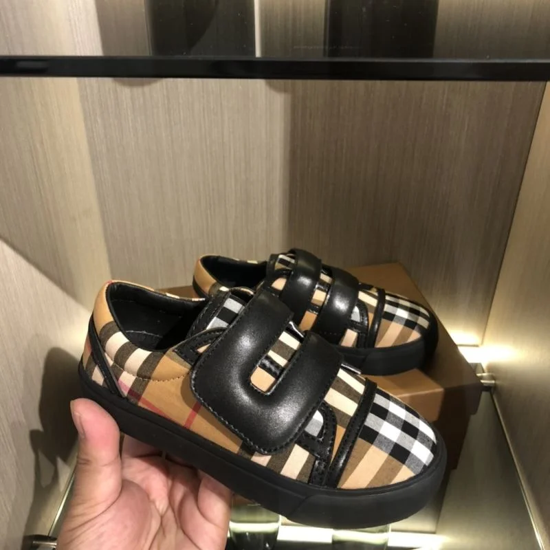 Modern BURBERRY SHOES 30279