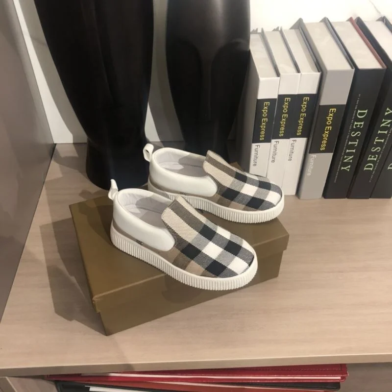 WaterResistant BURBERRY SHOES 30297