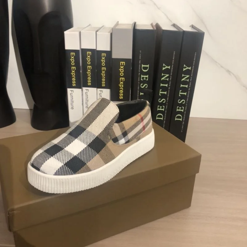 Seasonal BURBERRY SHOES 30293