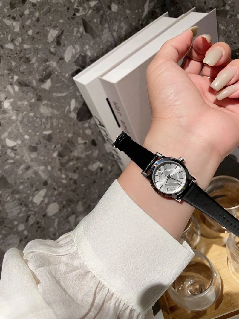 BURBERRY Watches Chic 178151