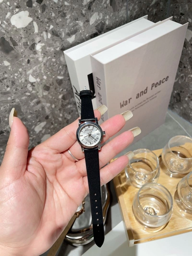 BURBERRY Watches Chic 178151