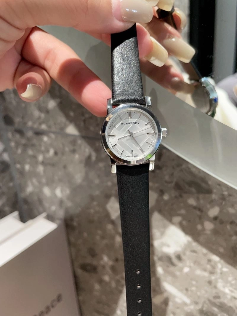 BURBERRY Watches Chic 178151
