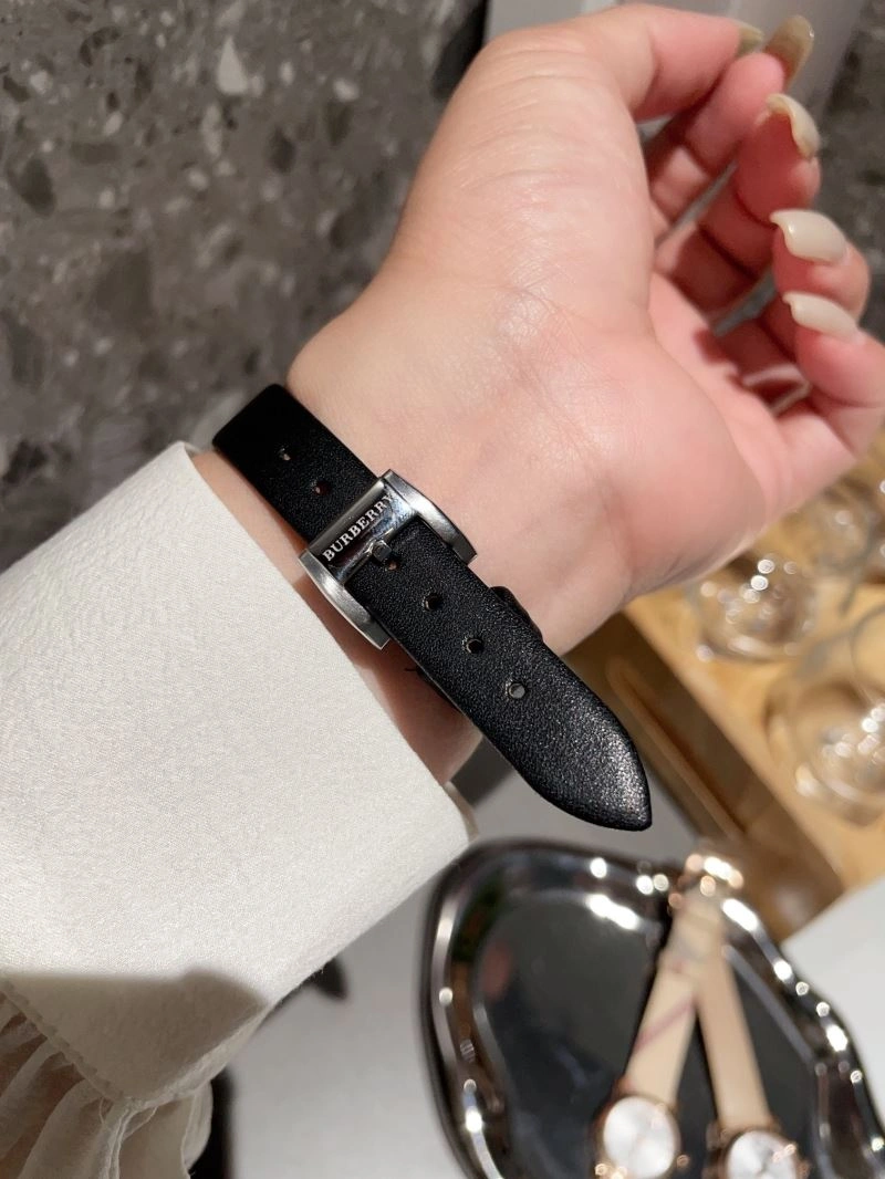 BURBERRY Watches Chic 178151