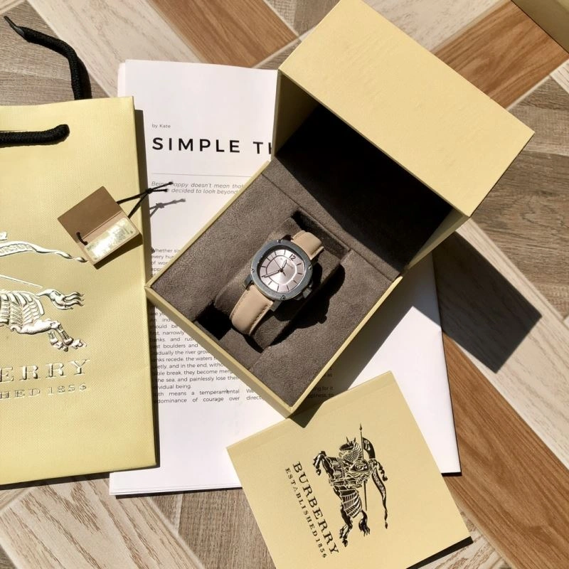 Refined BURBERRY Watches 178130
