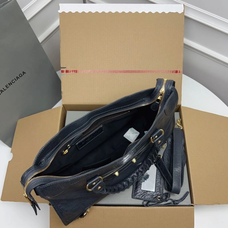 EyeCatching Balenciaga   Cracked Sheepskin Bag with Pineapple Gold Studs 78341
