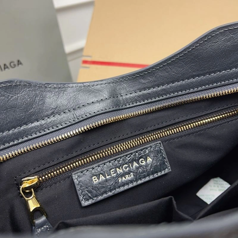 EyeCatching Balenciaga   Cracked Sheepskin Bag with Pineapple Gold Studs 78341