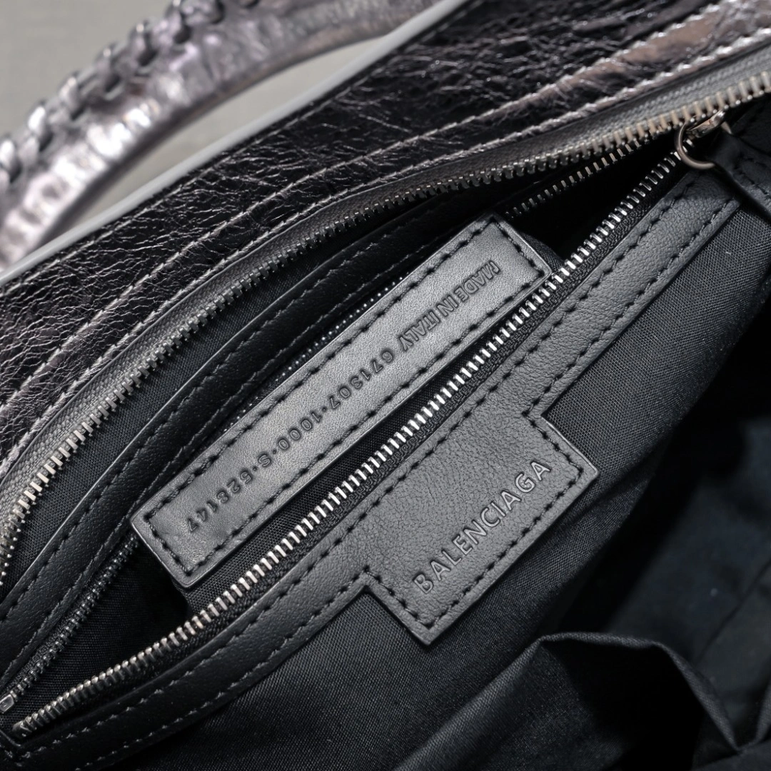 TechFriendly Balenciaga 2024 Lie City Vintage Motorcycle Bag 61078