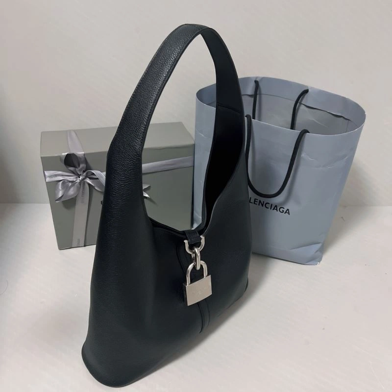 GoodFit Balenciaga 2024 Locker Hobo Bag with Oversized Lock Decoration 70059