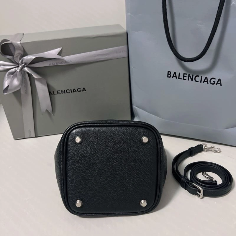 Sporty Balenciaga 2024 Spring Locker Hobo Bag with Silver Lock 70064