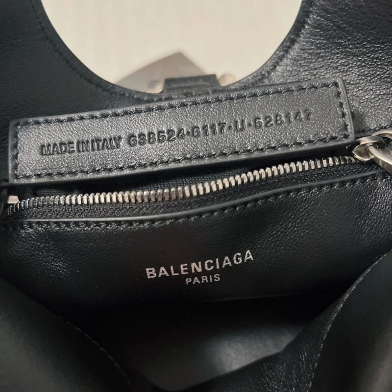 Sporty Balenciaga 2024 Spring Locker Hobo Bag with Silver Lock 70064