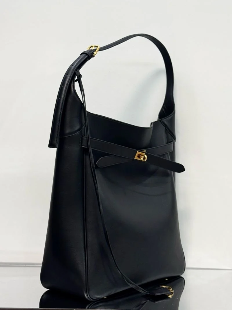 TechFriendly Balenciaga 2024 Winter Collection Urban Elegance Bucket Bag 38256