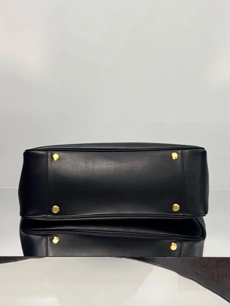 TechFriendly Balenciaga 2024 Winter Collection Urban Elegance Bucket Bag 38256