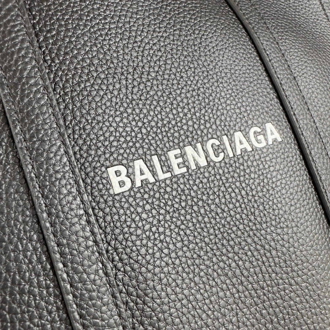Trendsetting Balenciaga 380  Italian Calfskin Everyday Tote Bag 60901
