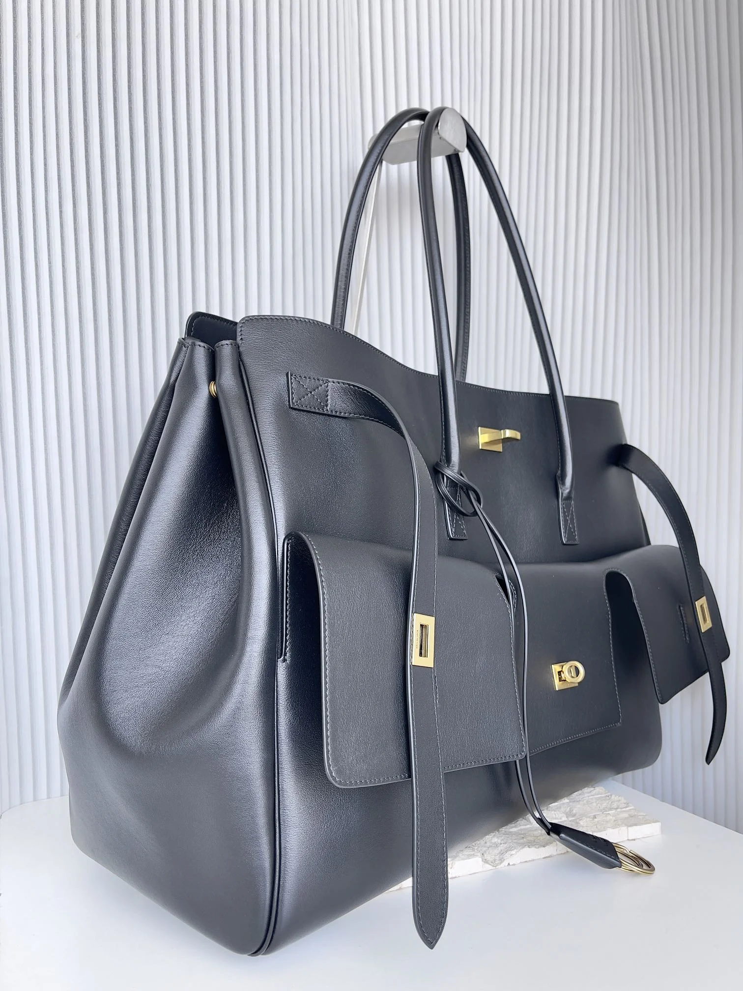 Balenciaga Air Large Handbag - 51.8x61.9x23.8 cm C Reliable 60882