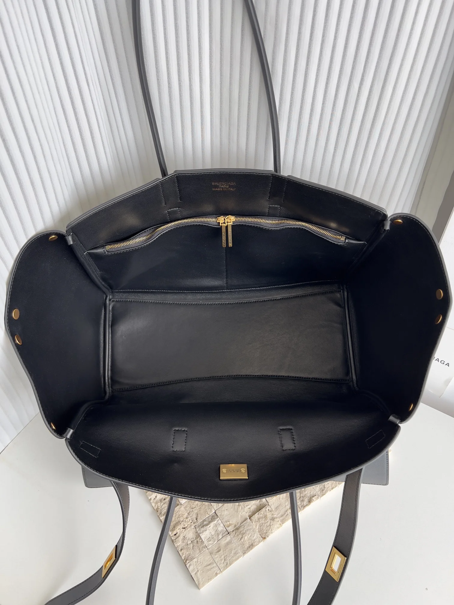 FastDry Balenciaga Air Messenger Bag -  Urban Style 35.9x28.9x16 cm 60877