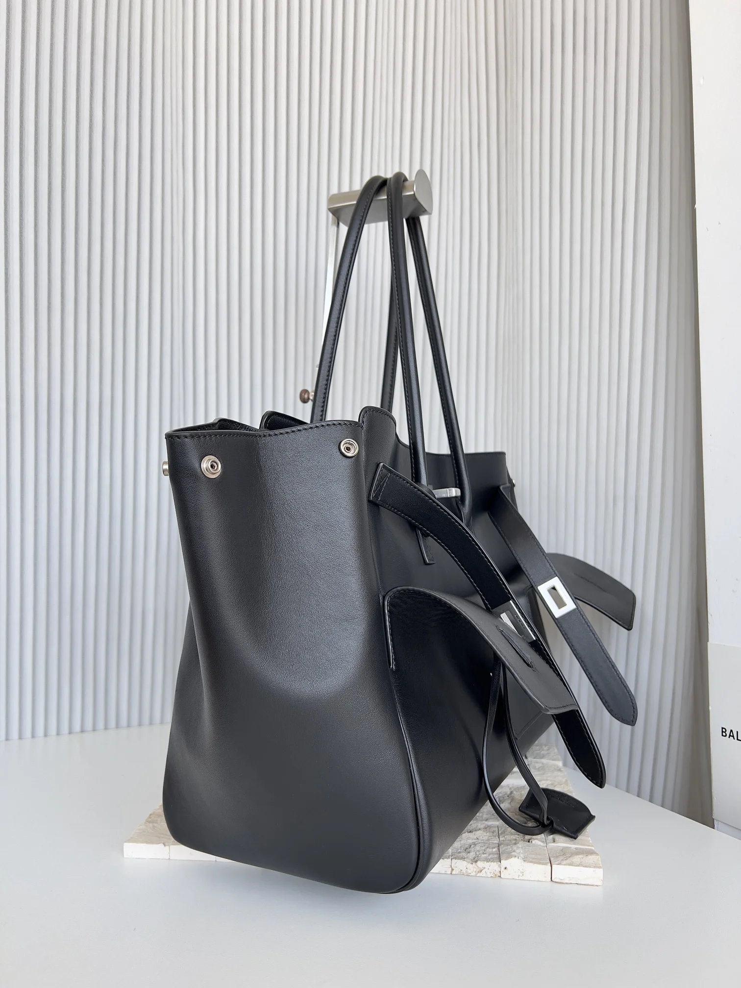 Balenciaga Air Messenger Bag - Size 35.9x28.9x16 cm C Casual 60879