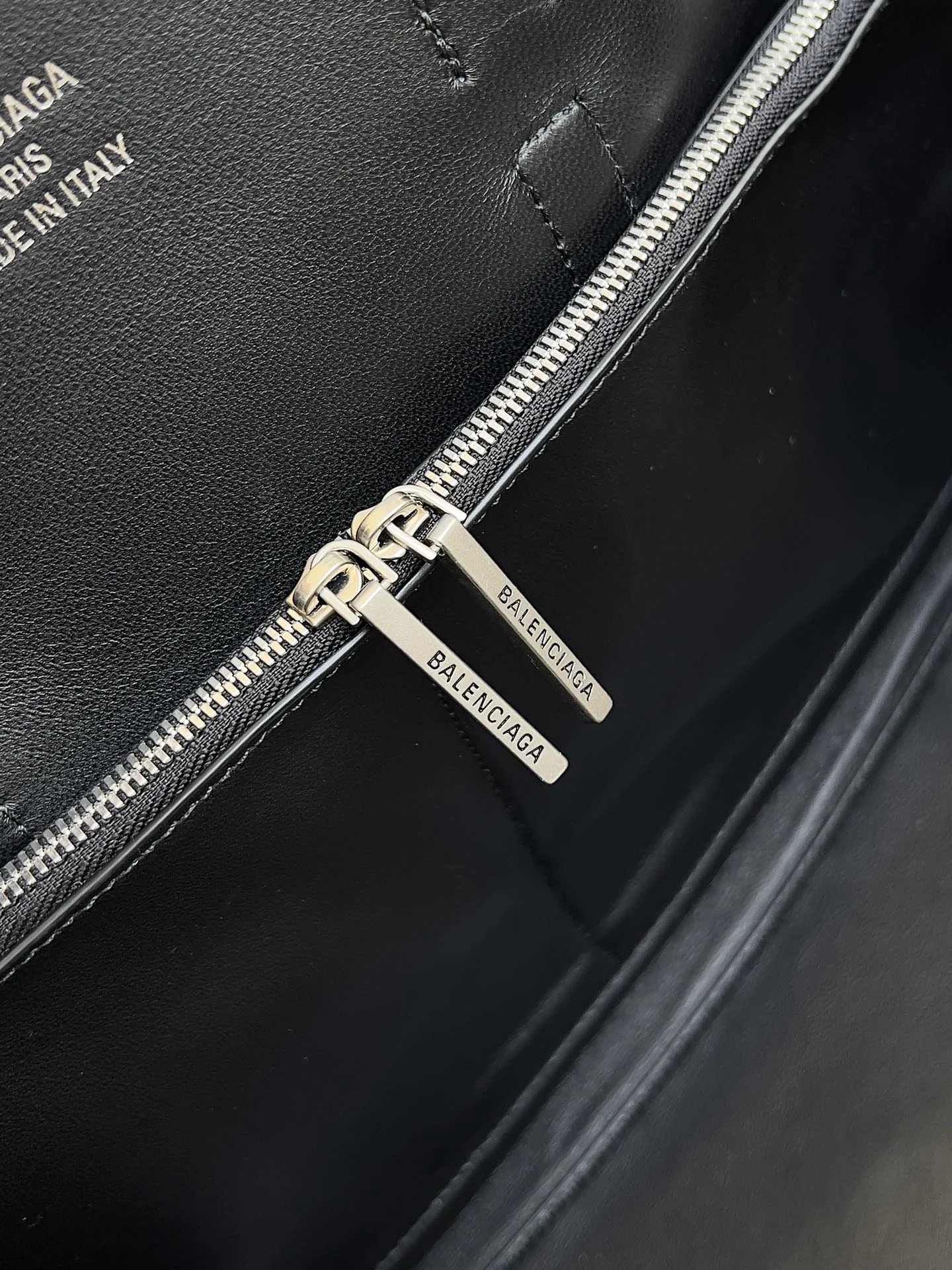 Balenciaga Air Messenger Bag - Size 35.9x28.9x16 cm C Casual 60879