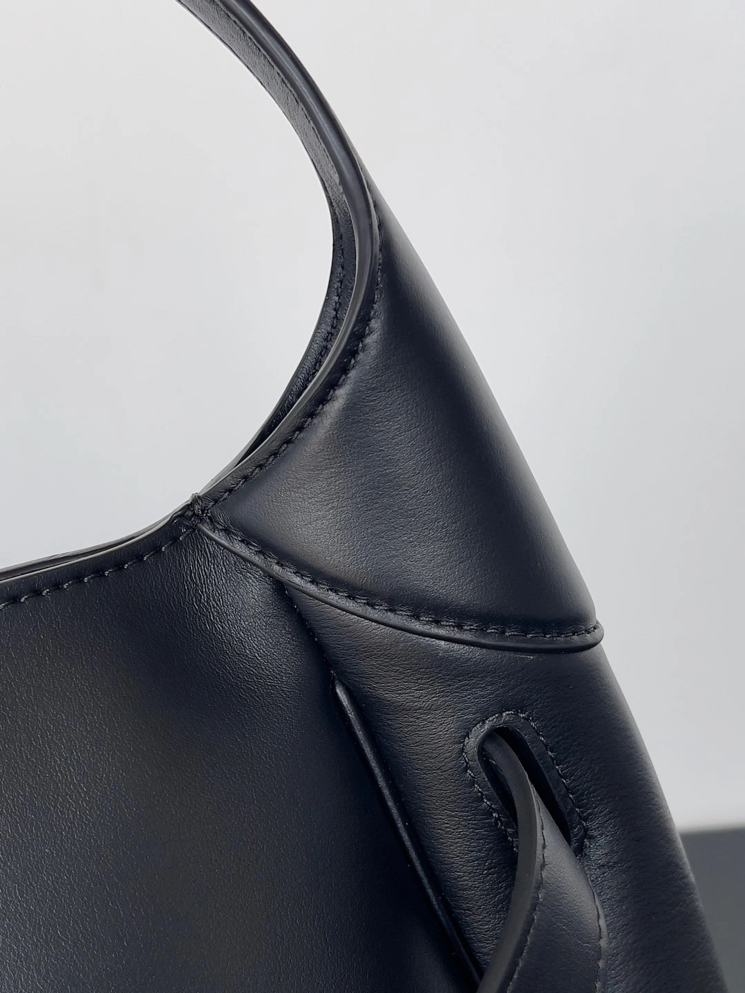 Balenciaga Air Series Urban  Shoulder Bag Efficient 60897
