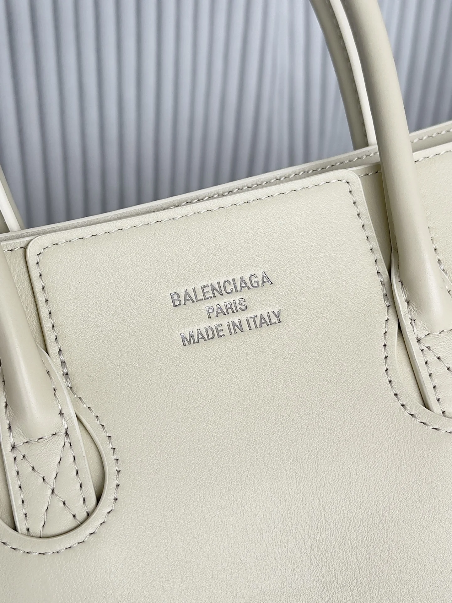 Balenciaga Air Trumpet Bag -  Luxury Satchel 30x20.5 cm Sophisticated 60868