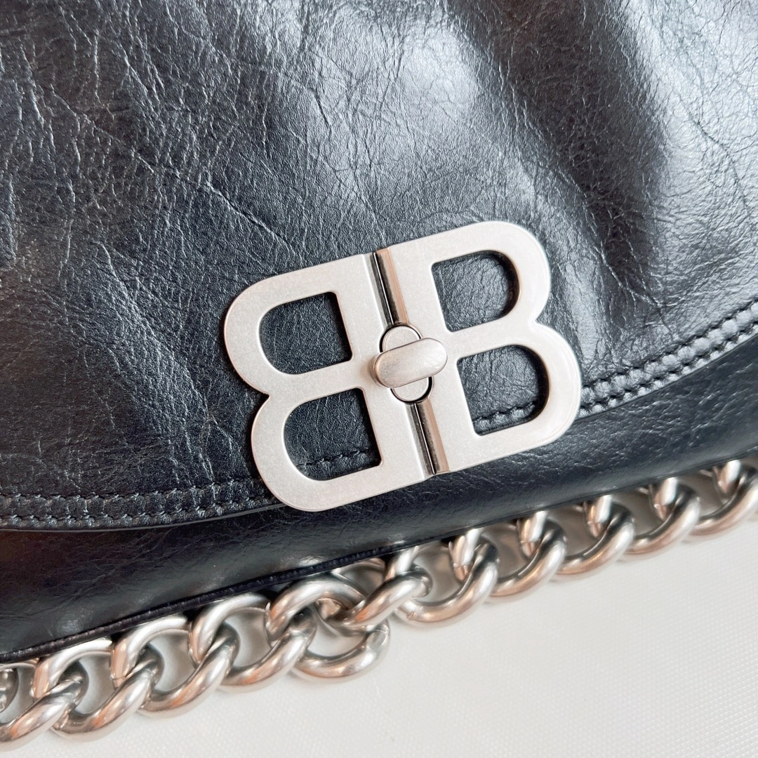 Balenciaga BB  Chain Bag - Small Oil Wax Black Elegance Supportive 60888
