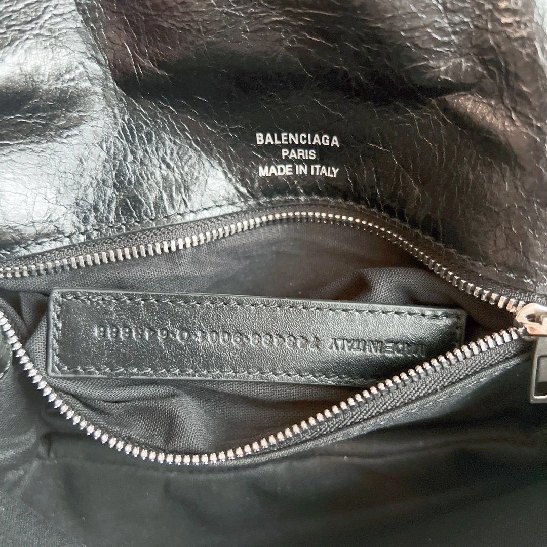 Balenciaga BB  Chain Bag - Small Oil Wax Black Elegance Supportive 60888