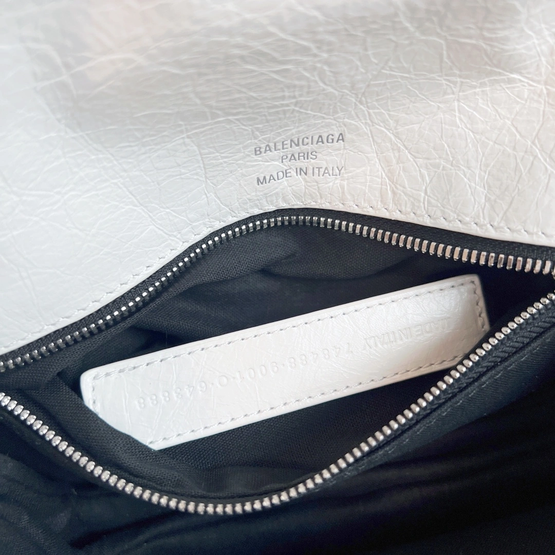 Minimalist Balenciaga BB  Small Oil Wax White Chain Shoulder Bag 60892