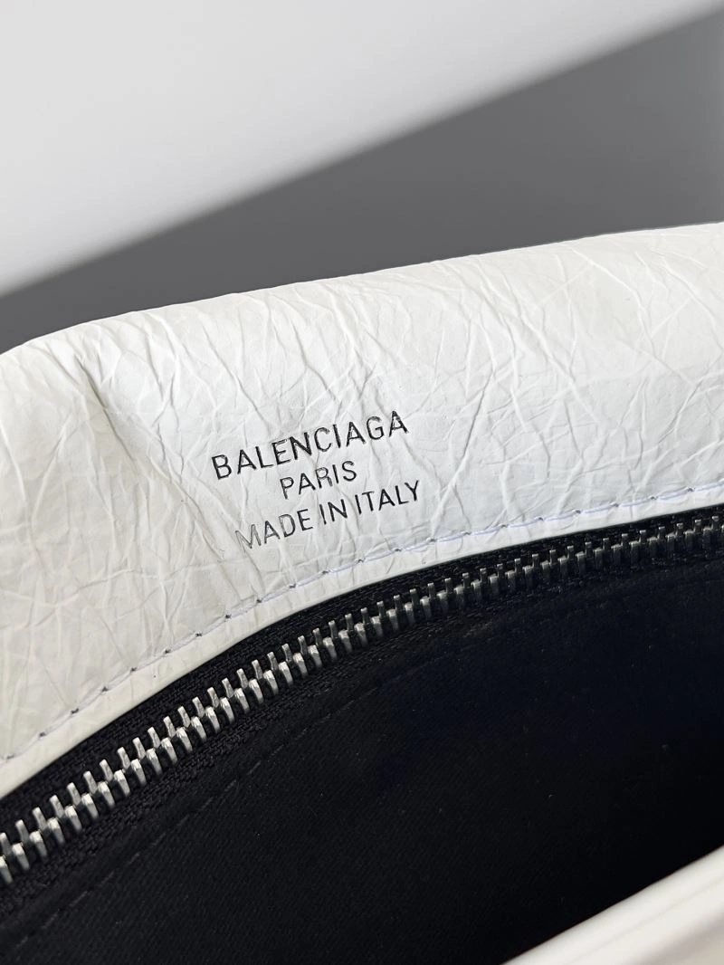 Balenciaga BB Solt Peach Lambskin Dream Bag for Fall TechFriendly 78593